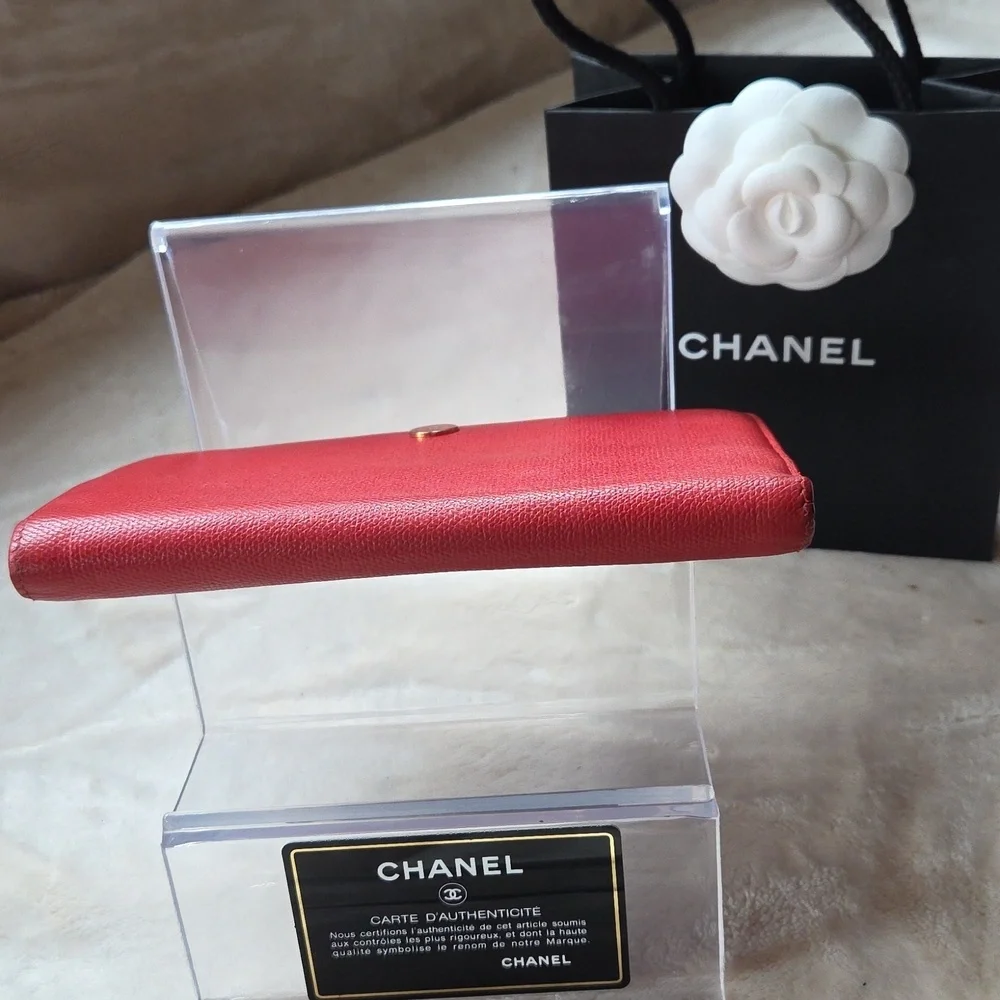 CHANEL Classic Red Wallet